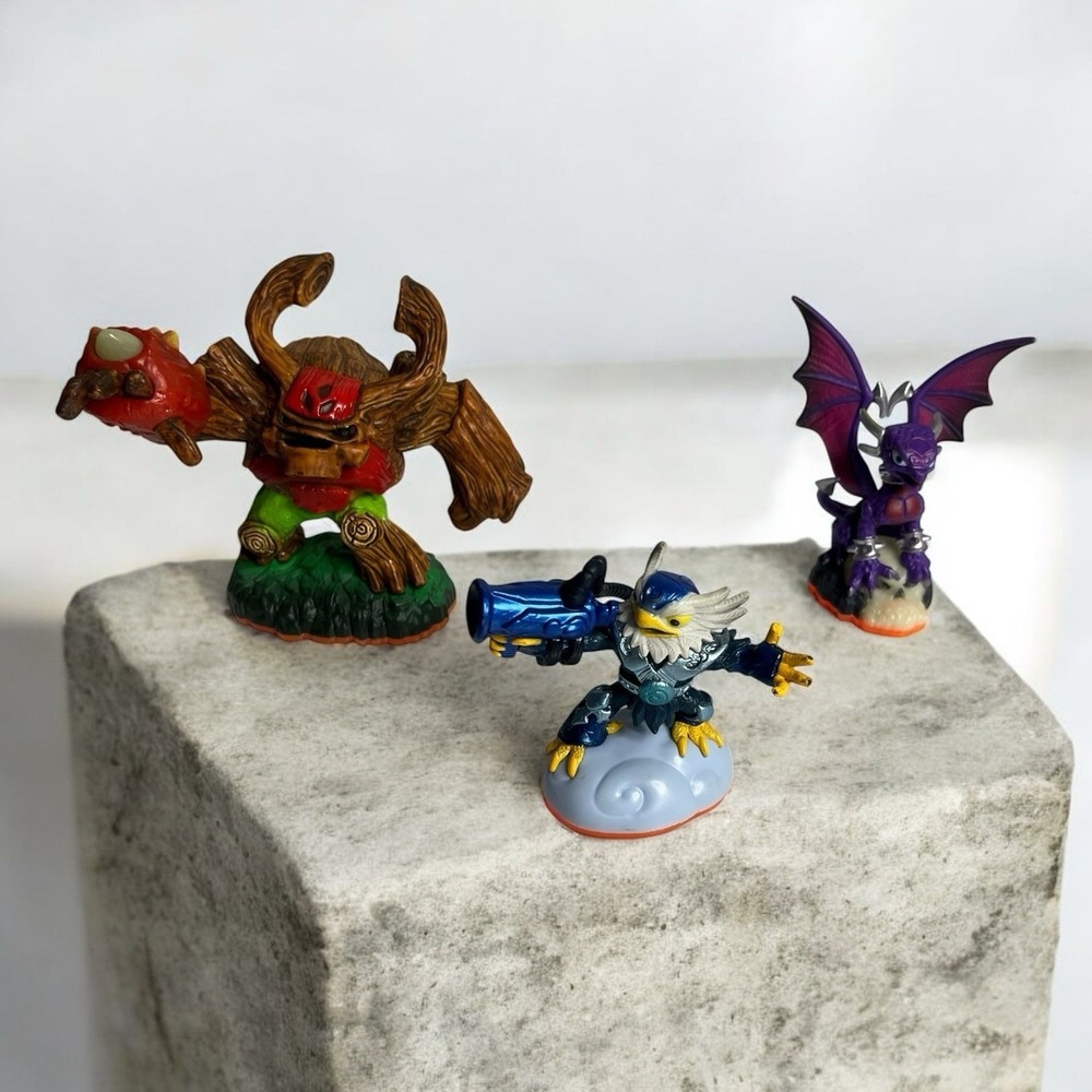 Skylanders Giants Video Game Character Figures Toy Jet Vac Cynder Tree Rex lot 3